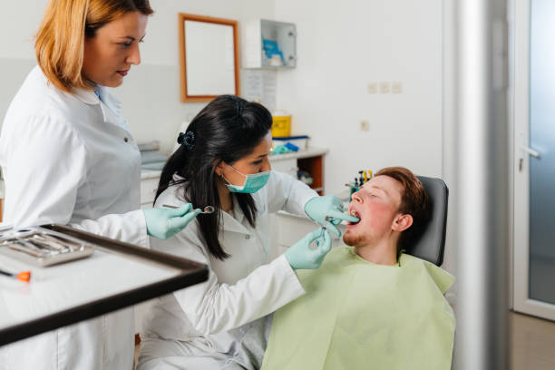 Best Emergency Tooth Extraction in Lesslie, SC